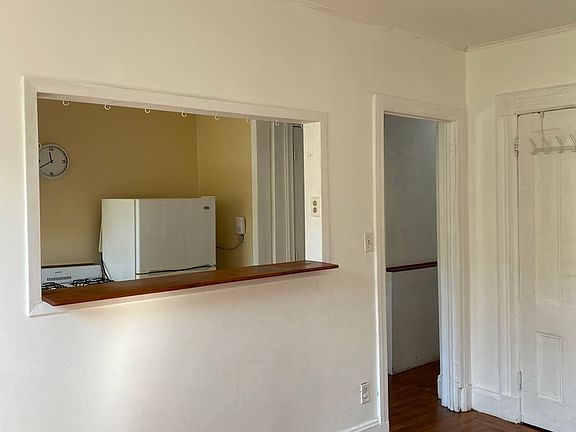 3rd image of 436 15th St #3
