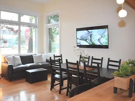5th image of 1556 NW Ballard Way #1