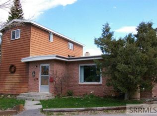 348 N Idaho St, Arco, ID 83213