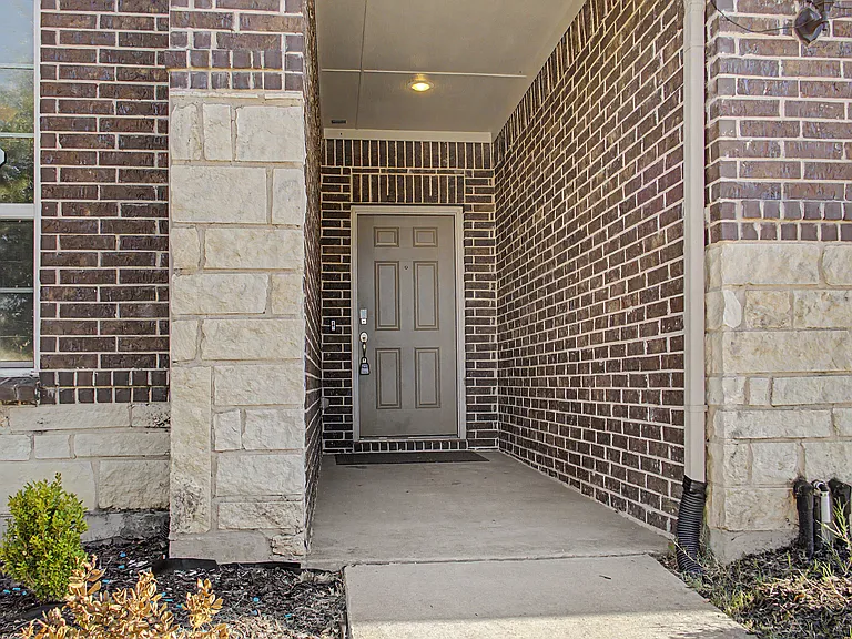 2348 Candler Club Way — Photo 2