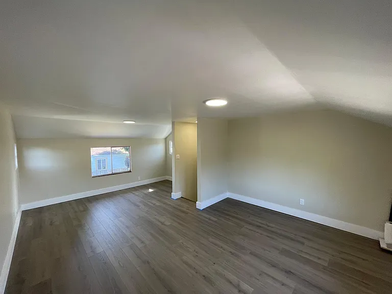 3241 Trinity St — Photo 11
