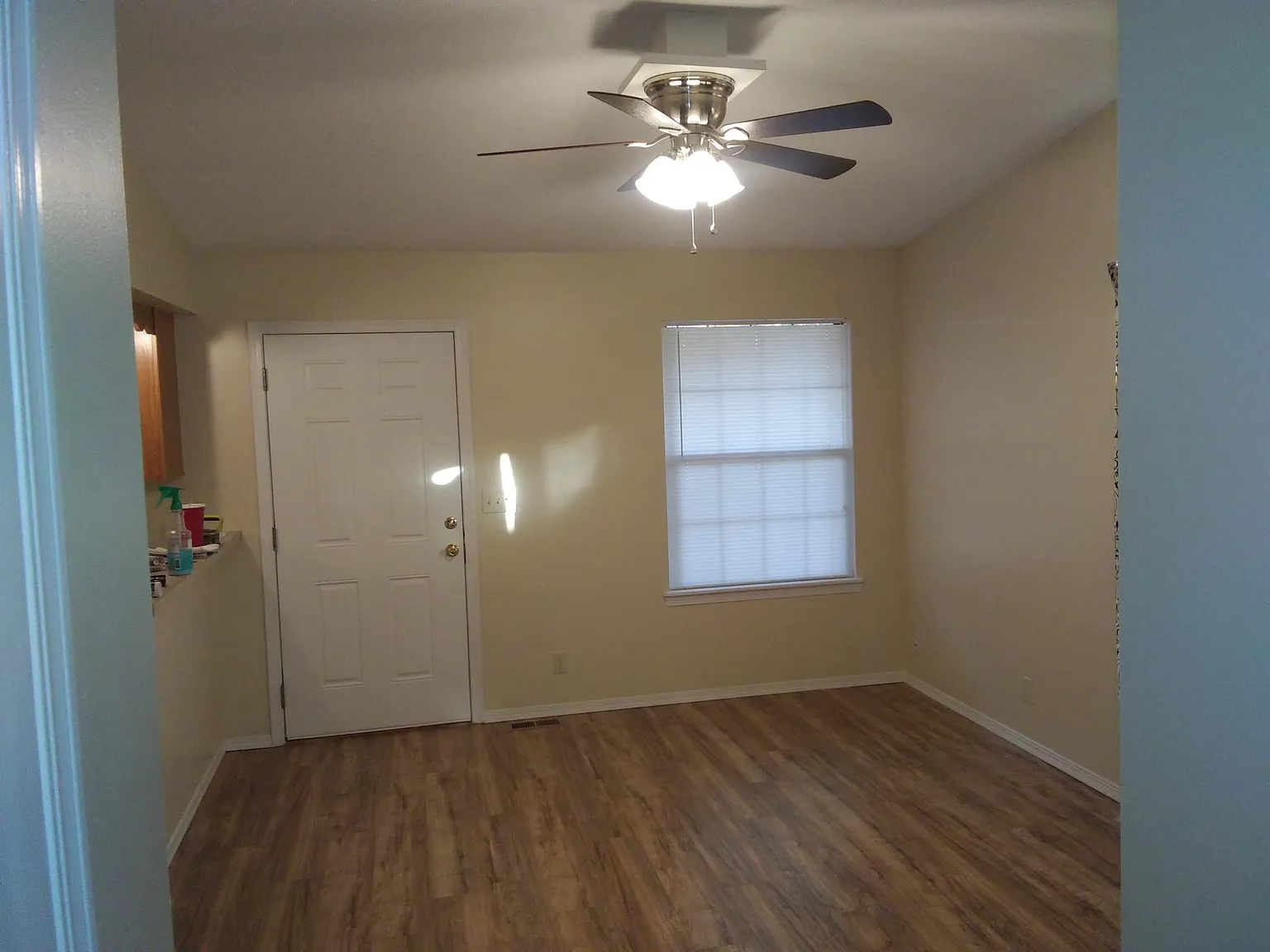 3 bed, 1640 sqft, $1,650 — Photo 3