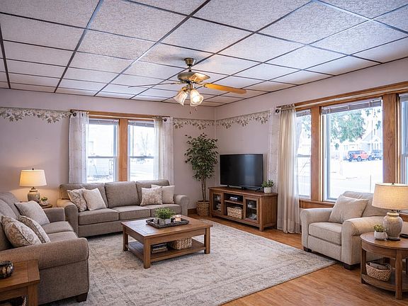 4th image of 314 W State St