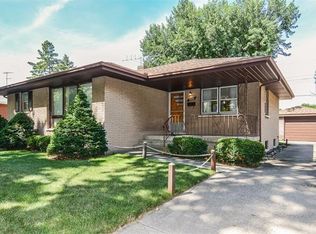 9004 Wildwood Dr, Highland, IN 46322