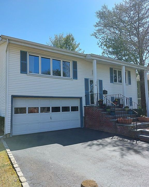 1st image of 20 Boat Ln