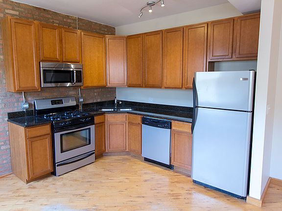 2nd image of 1120 E Hyde Park Blvd APT 3S