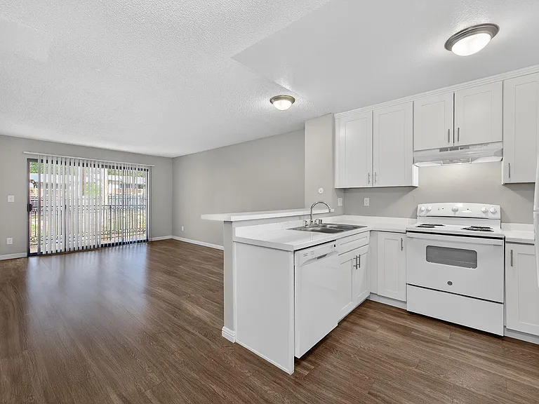 Prado Apartments — Photo 53