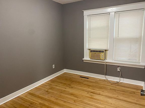 4th image of 2825 32nd Ave S #1
