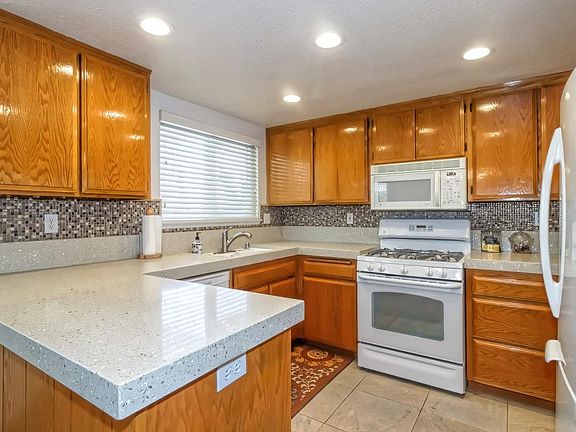 4th image of 14136 Pacoima Cir