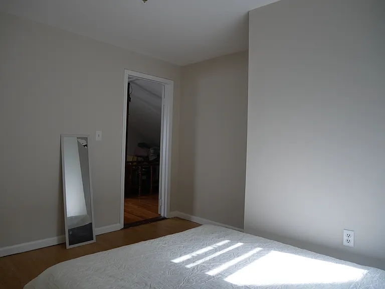 325 Amon Ter — Photo 1