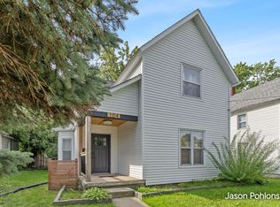 104 Sweet St NE, Grand Rapids, MI 49505