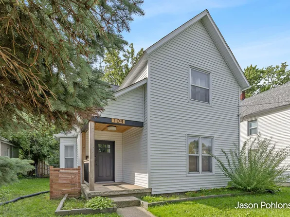 104 Sweet St NE, Grand Rapids, MI 49505
