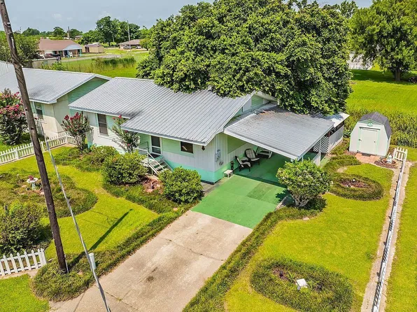 762 Saint Philip St, Raceland, LA 70394