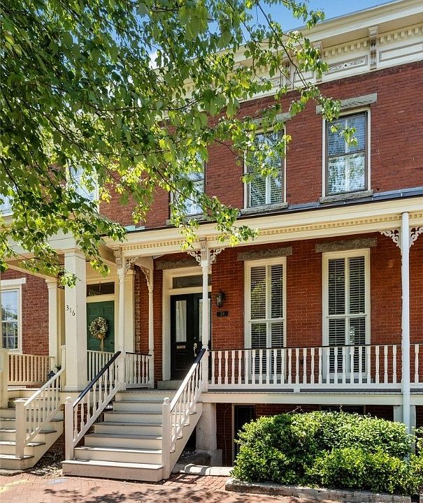 1st image of 318 W 27th St