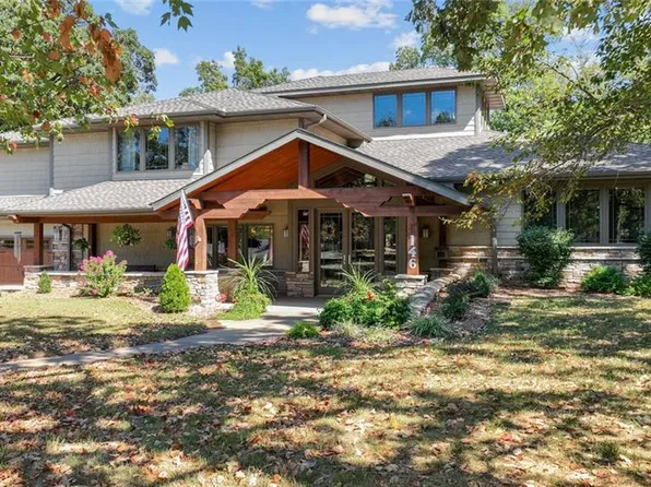 146 Country Club Dr, Nevada, MO 64772