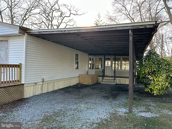 3rd image of 25896 Persimmon St