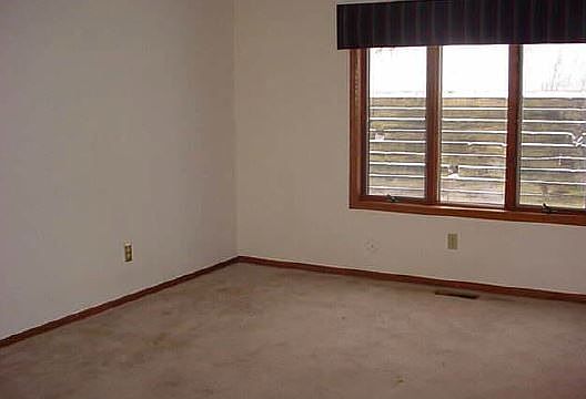 3rd image of 2356 Hillwood Dr E