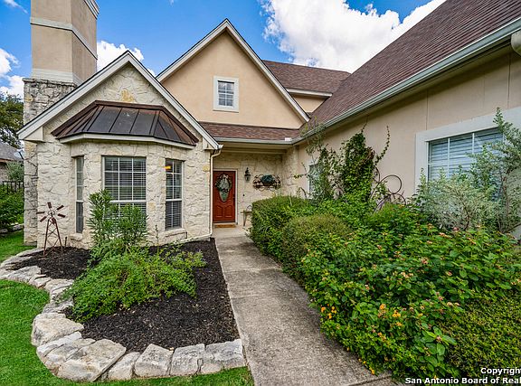 3rd image of 28915 Chartwell Ln