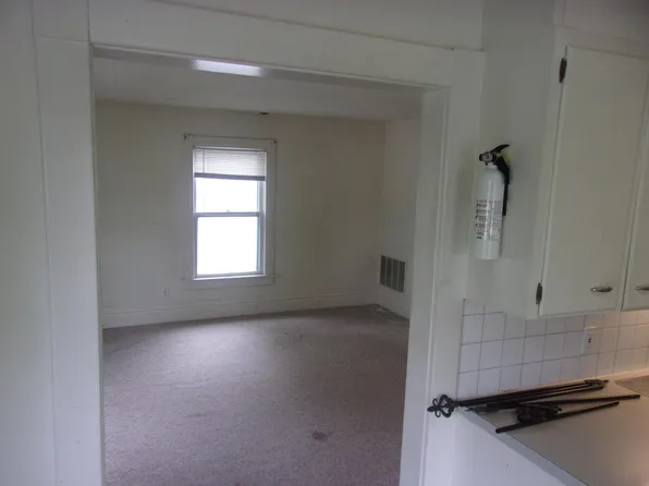505 Congress St APT 2, Emporia, KS 66801