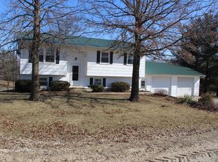 28438 Kellogg Ave, Macon, MO 63552