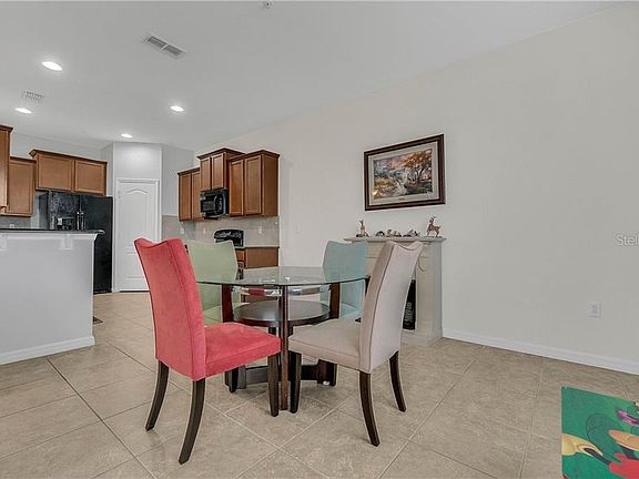 3rd image of 1542 Scarlet Oak Loop #C