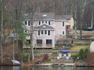 9 Oak Ridge Dr, Charlton, MA 01507