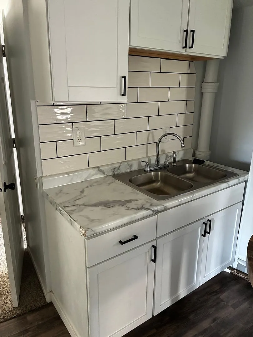 Building Photo - 2410 W 45th Ave #2