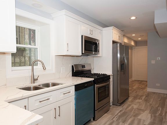 2nd image of 2917 N Gresham Ave #G