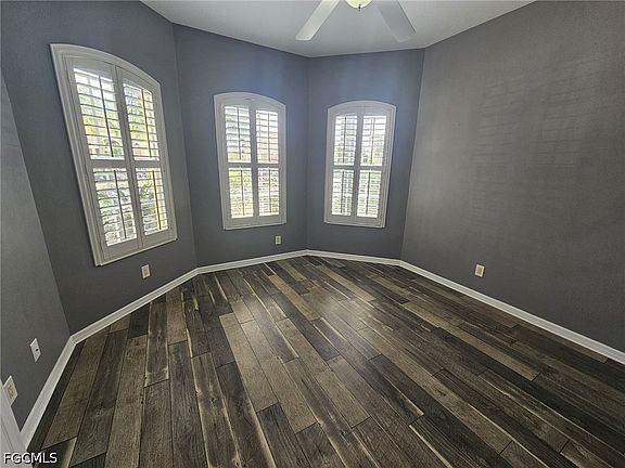 3rd image of 3033 Via Rialto St