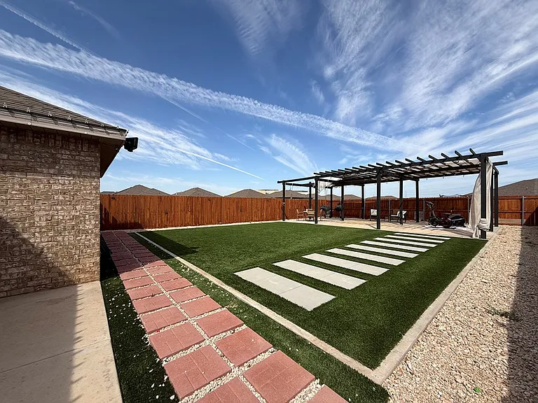 2122 Marfa Ln — Photo 16