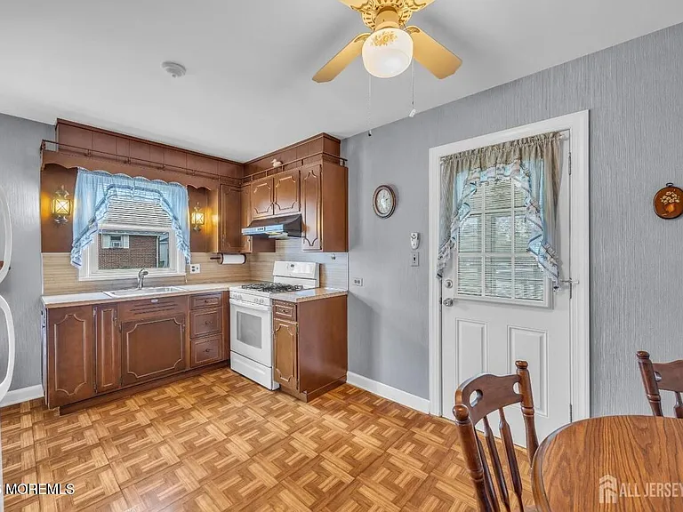 143 Safran Ave — Photo 13