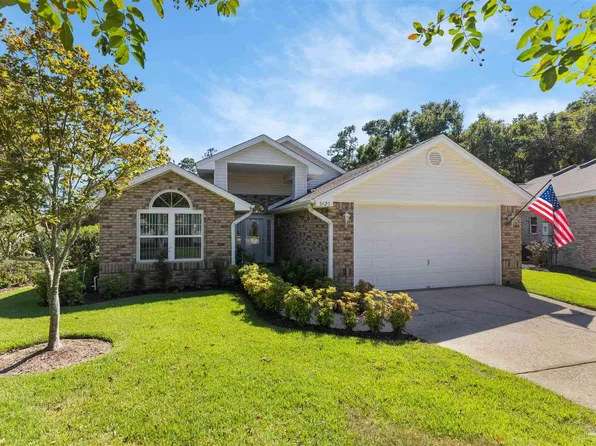 5425 Dynasty Dr, Pensacola, FL 32504