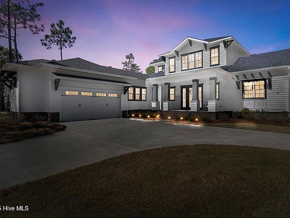 2nd image of 3748 Selwyn Circle