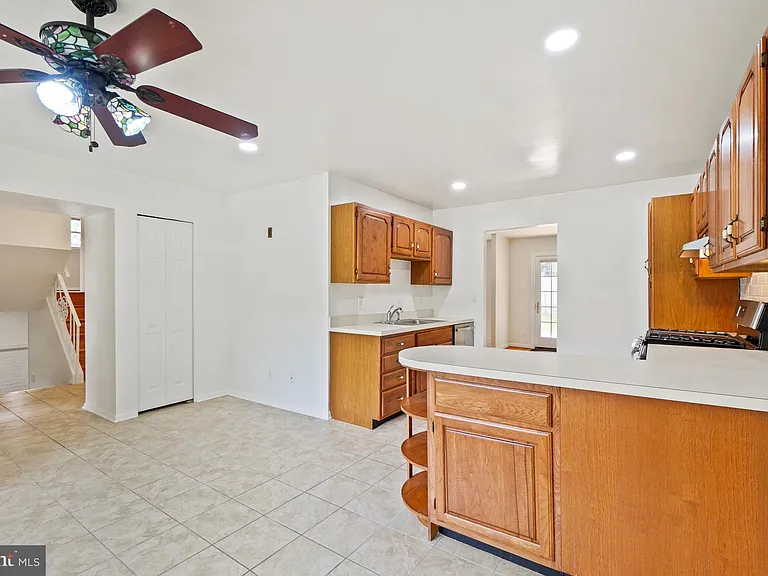 11840 Enid Dr — Photo 4