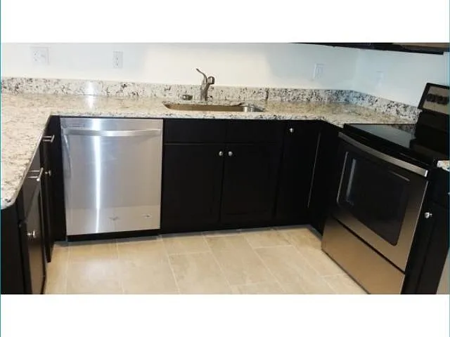 2 Silver St #6 — Photo 3