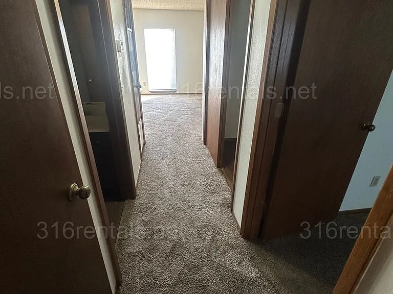 359 E Marion Ct — Photo 8