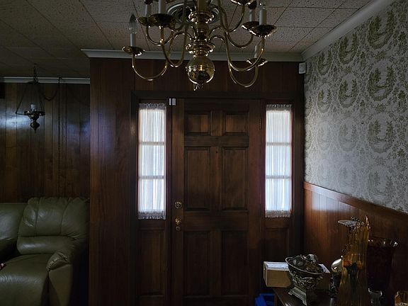 2nd image of 1201 Trinity St