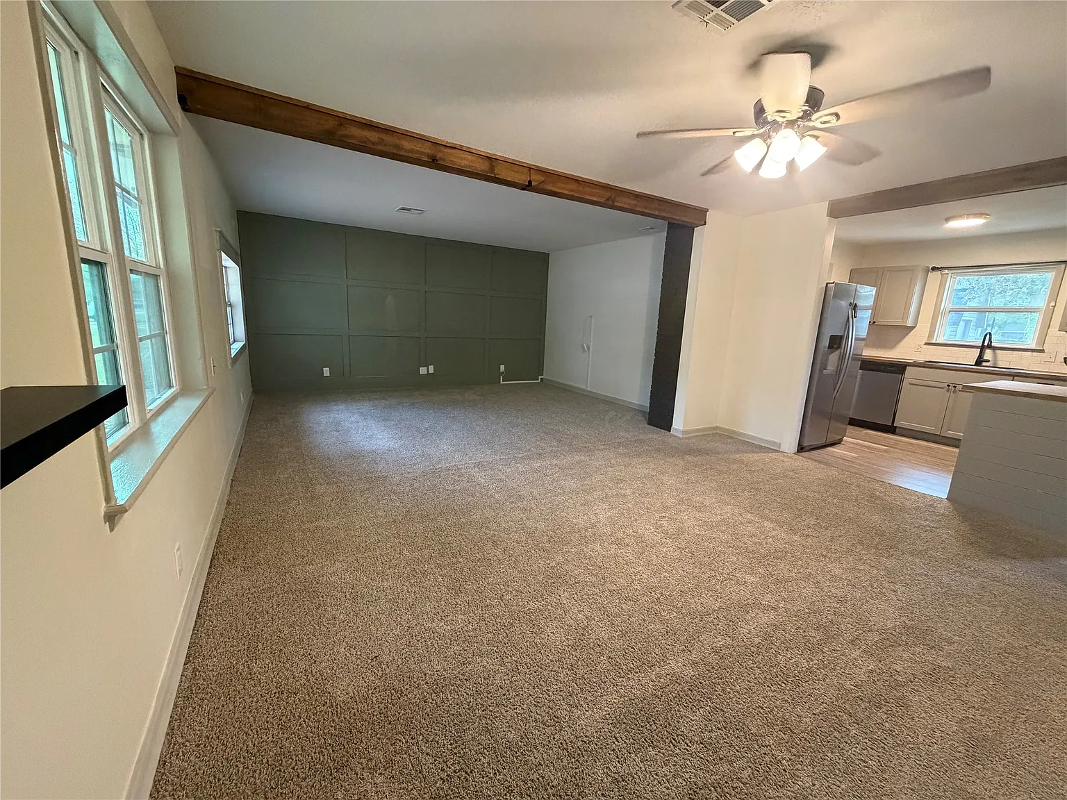 3 bed, 1.0 bath, 1351 sqft, $1,800 — Photo 2