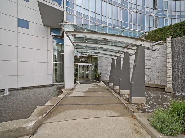 4189 Halifax St #2805, Burnaby, BC V5C 0H9