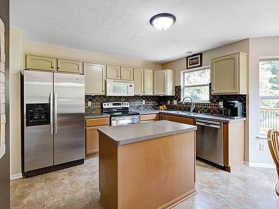 5th image of 7629 Covington Springs Ct