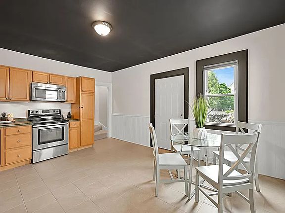 5th image of 2812 N Pierce St