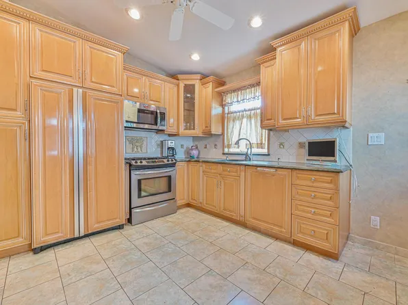 954 81st Street image 6 of 20