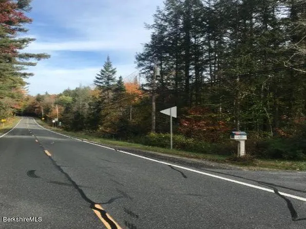 26-0 S Washington State Rd, Becket, MA 01223
