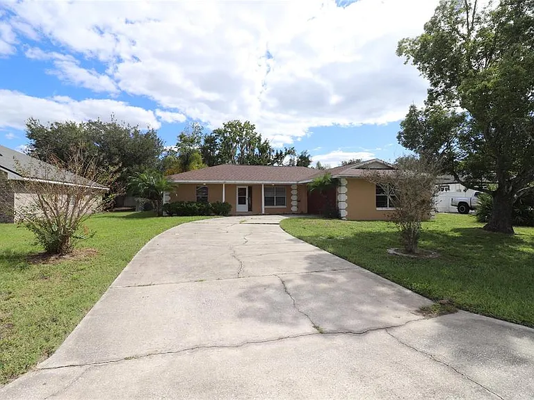 907 Primrose Ter — Photo 1