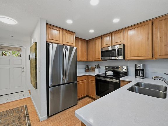 5th image of 3204 Villa Lane