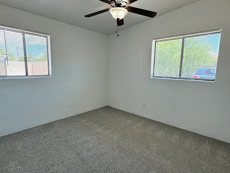 120 N Campbell Ave — Photo 19