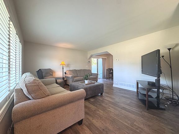 4th image of 410 Circlegate Rd #410