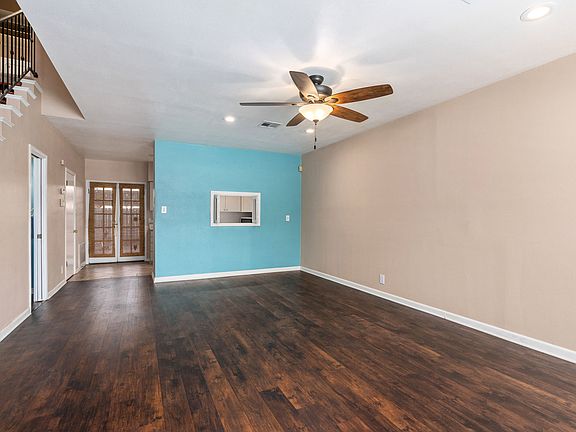 5th image of 225 Elmhurst Ave