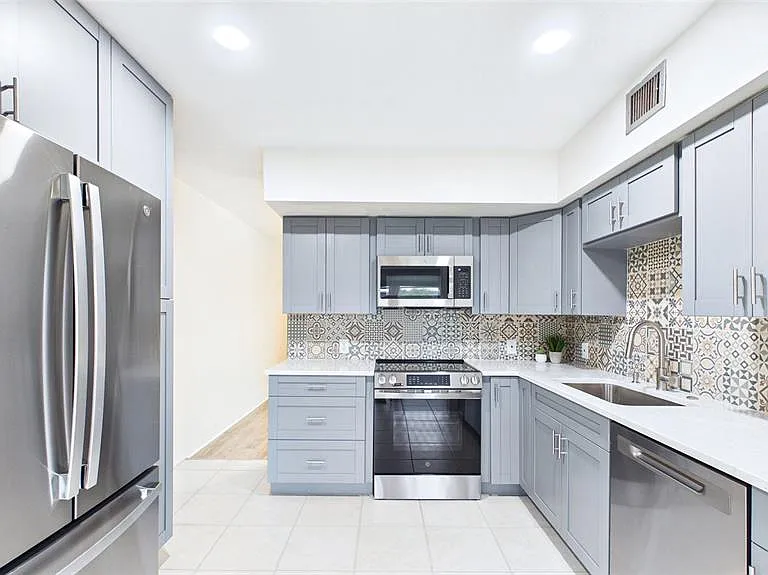 2454 Australia Way E #32 — Photo 20