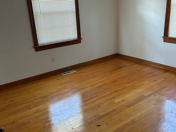 4th image of 2012 Jedi St